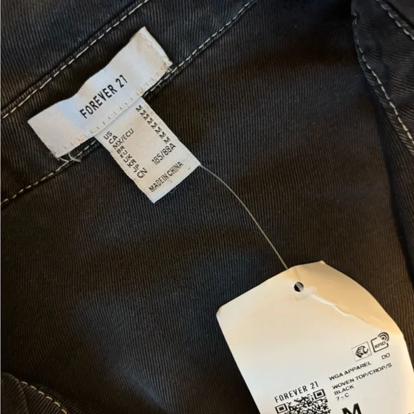 Forever 21 Black Cropped Jacket with Contrast Stitching - Picture 3 of 3